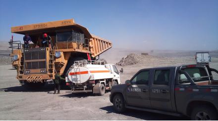 30年重量級(jí)攜手，成就民央企里程碑式精誠(chéng)合作典范——奧吉娜重負(fù)荷防凍液保駕護(hù)航中國(guó)礦山重載自卸車30年